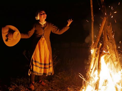 Witching ceremony from folkloric tradition to festive merriment